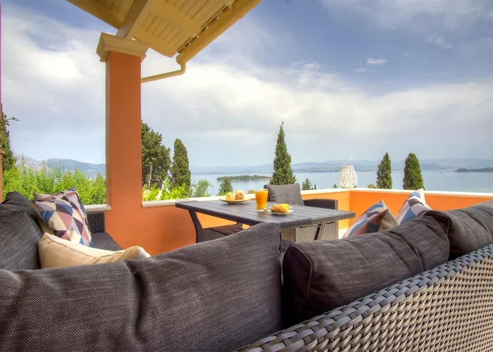 Seaview Villa & Suites