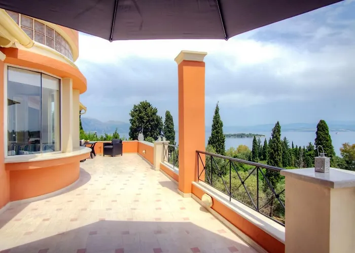 Seaview Villa & Suites
